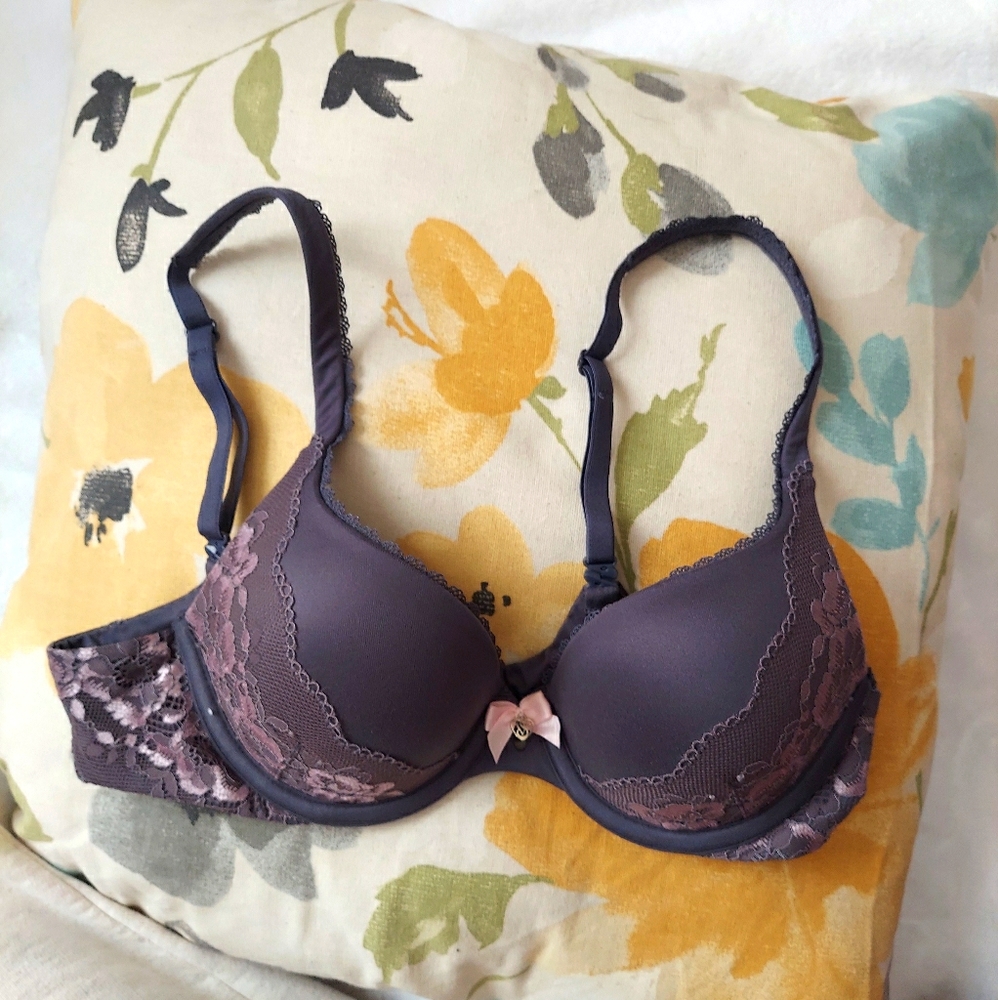 Victoria Secret Body by Victoria bra 🫐